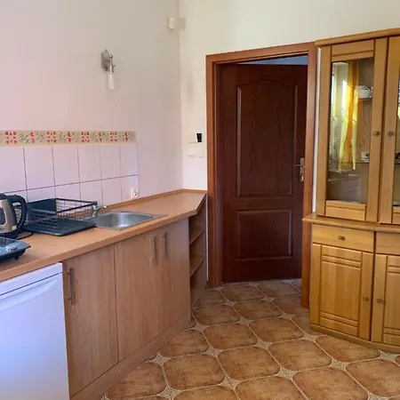 Oda ve Kahvaltı Domjana 3*