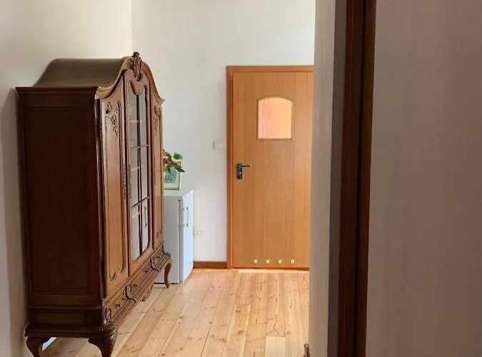 Domjana فندق مبيت وإفطار 3*